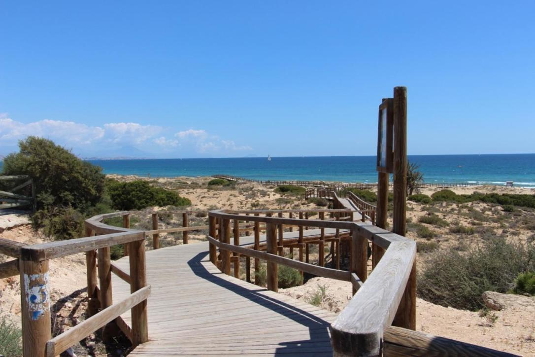 Bonita Casa En Urbanizacion Privada Muy Cerca Del Mar Y De Alicante Gran Alacant Eksteriør billede