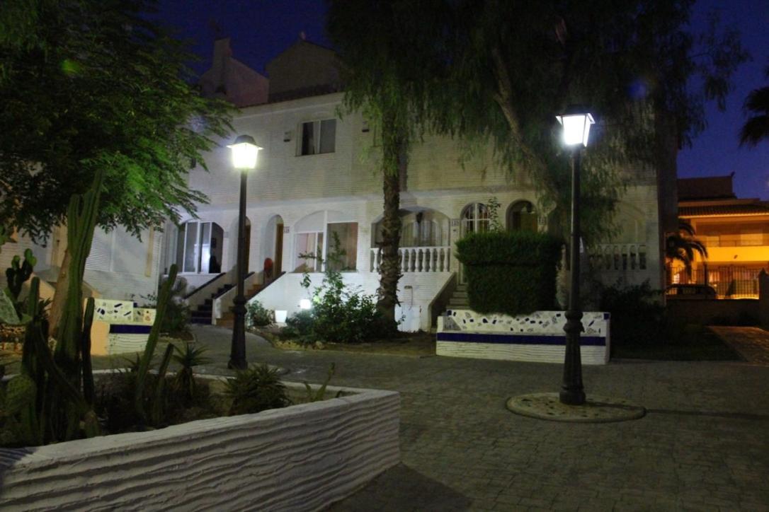 Bonita Casa En Urbanizacion Privada Muy Cerca Del Mar Y De Alicante Gran Alacant Eksteriør billede
